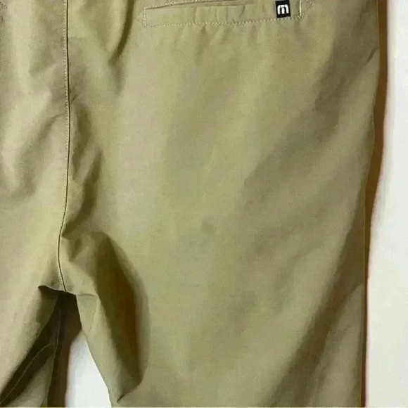 Travis Mathew Shorts 38 Khaki Tan Golf Outdoor Poly Blend Chino - Picture 6 of 6